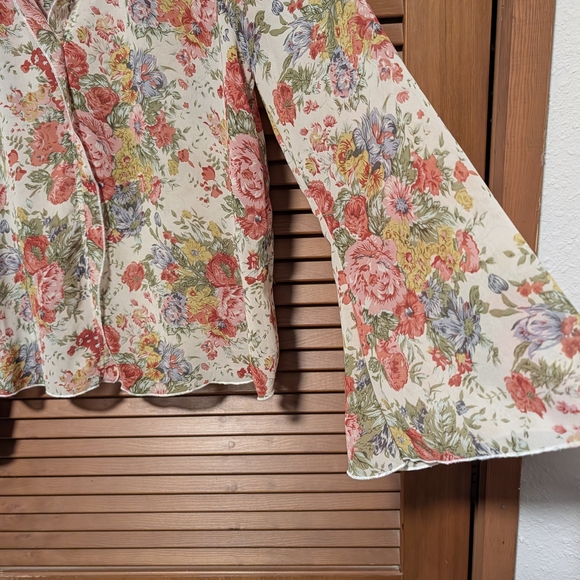 3/$21 Multicolor Floral Blouse - Picture 2 of 7